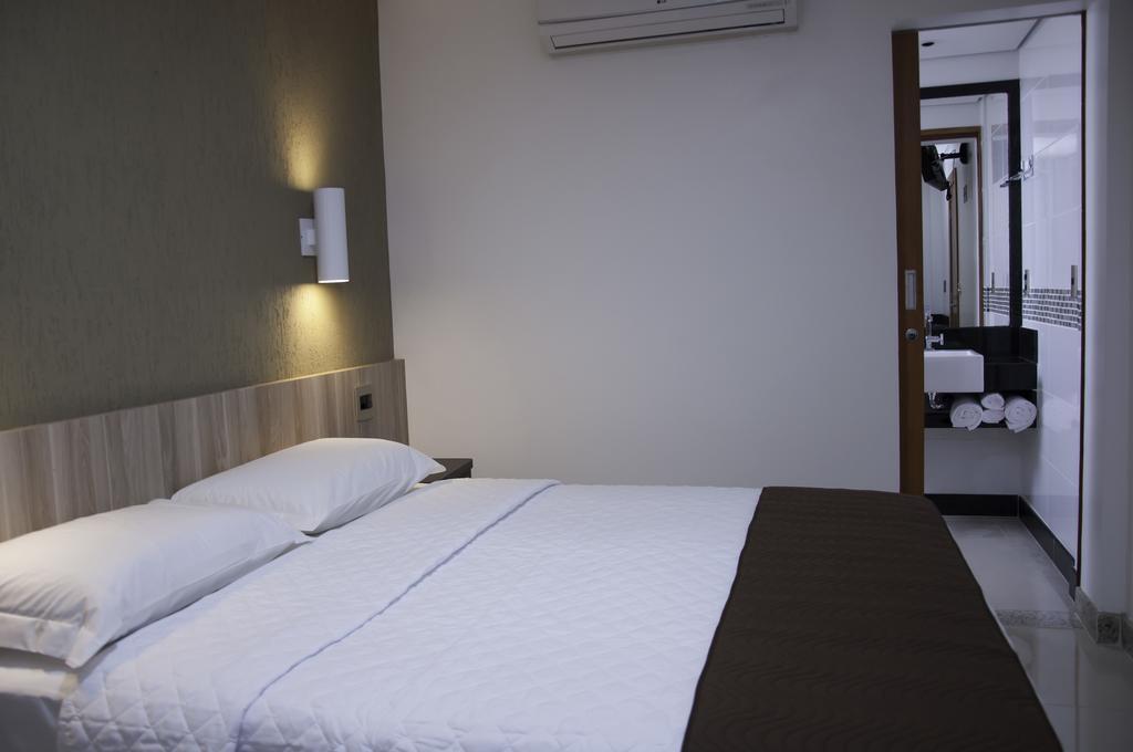 Hotel Domus Итабира Екстериор снимка